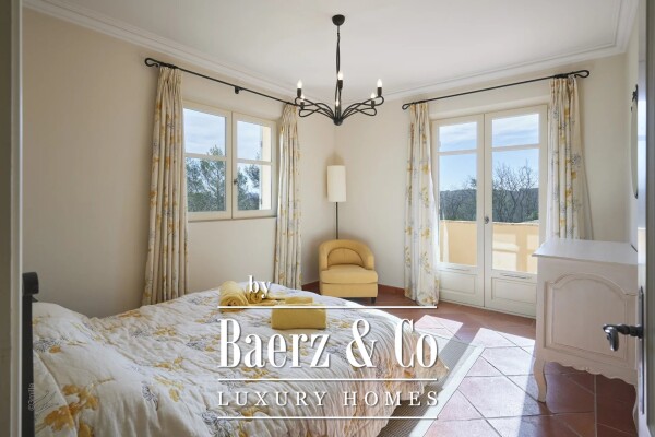 photo 10 Beautiful Provence-style villa in Terre Blanche Golf Estate