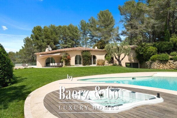 photo 14 Villa with view on Castelleras Castle