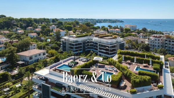 photo 2 Amazing Penthouse with Sea and Mountain view