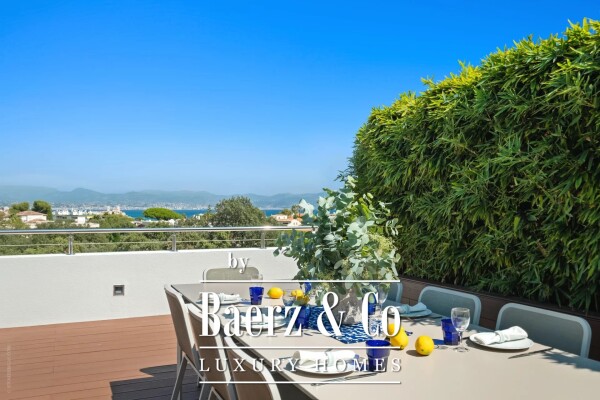 photo 8 Amazing Penthouse with Sea and Mountain view