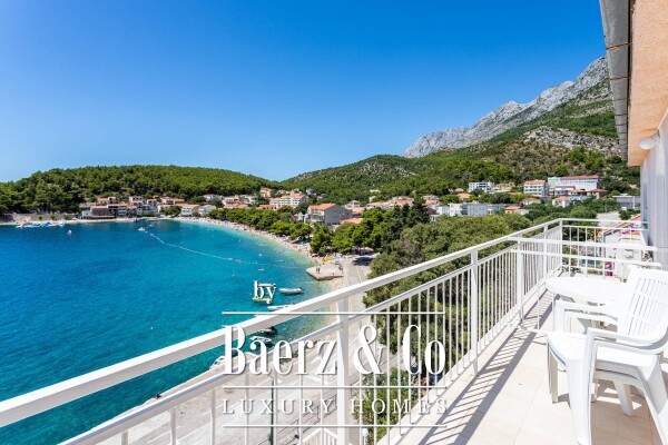 photo 4 Drvenik, exceptional property – multi-apartment house in the first row to the sea