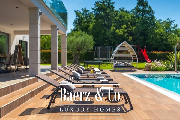 photo 31 Višnjan, a beautifully arranged villa surrounded by greenery, NKP 242 m2, on a large landscaped lot