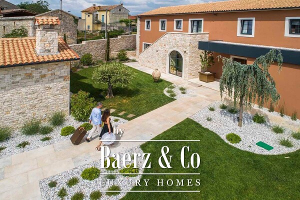 photo 3 Istria, Kanfanar, complex of beautiful stone houses 1561 m2 on a large garden