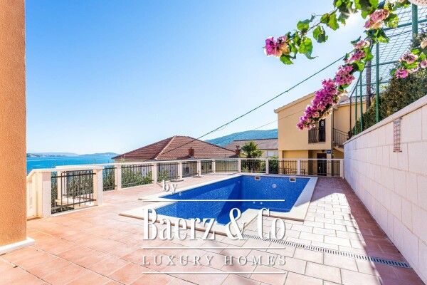 photo 2 Marina, house with 6 apartments with a beautiful view of the sea