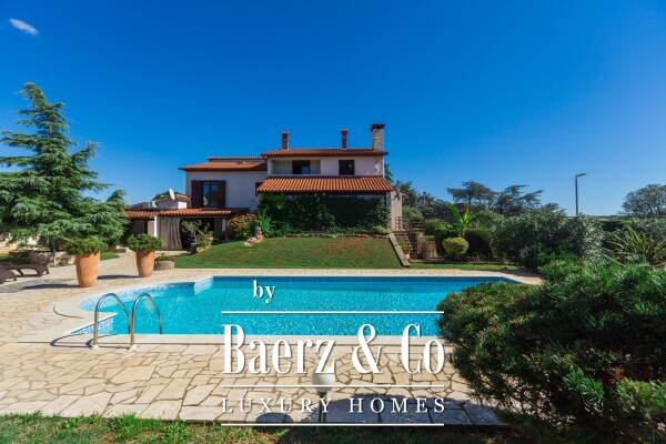 photo 7 Pula, Veli Vrh, wonderful villa plus 4 separated apartments and a pool