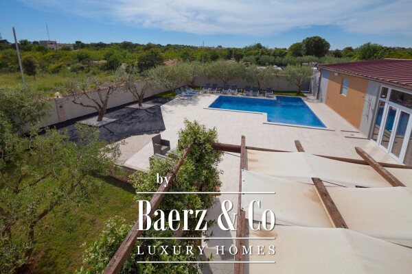 photo 11 Istria, Banjole - spacious residential and commercial holiday house, 750m2, plot 1370m2