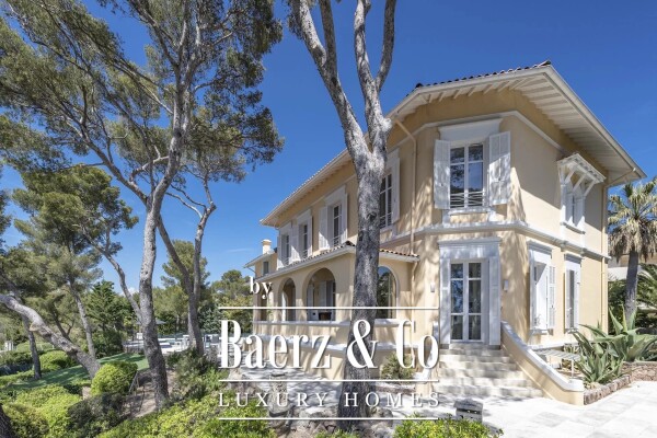 photo 3 Exceptional property with panoramic sea view - Bay of Saint Raphael, secure domain
