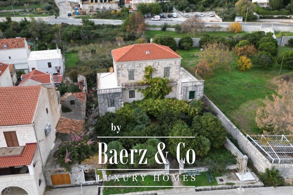 photo 2 Dubrovnik-surrounding area, stone villa 600 m2, first row to the sea