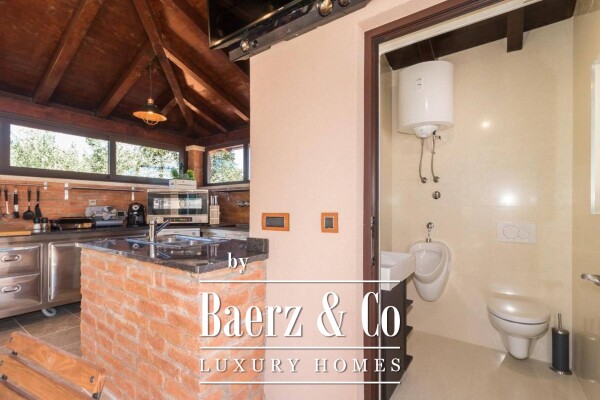 photo 21 Valtura, a luxury villa with a heated pool and a large garden, a rarity on the market