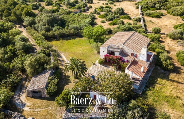 photo 1 RUSTIC ESTATE FROM THE 18TH CENTURY