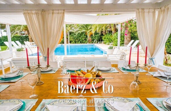 photo 9 IMPRESSIVE SEA-FRONT VILLA IN CALAN BLANES