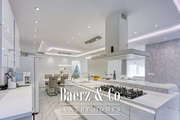 photo 13 Rovinj, an impressive family villa with a pool located in a quiet location