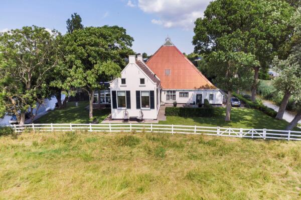 photo 2 Achlumerdijk 133