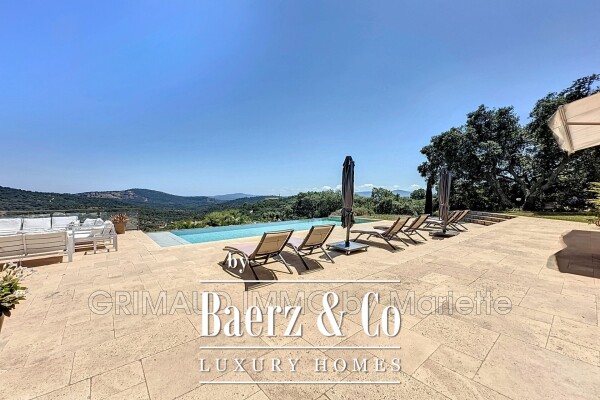 photo 2 Charming Property with Panoramic View of Grimaud Castle – La