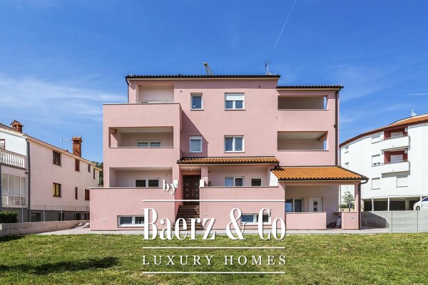 photo 2 Istria, Medulin, large detached house with 7 apartments 100 m from the sea