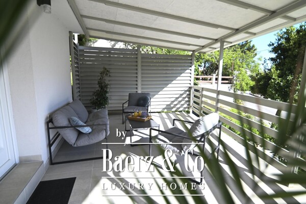 photo 3 Karlobag, Cesarca, beautiful Villa with a pool by the sea 240 m²