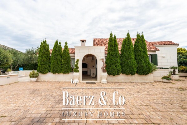 photo 31 Seget Donji, exceptional property with two buildings, swimming pool, jucuzzi and garden