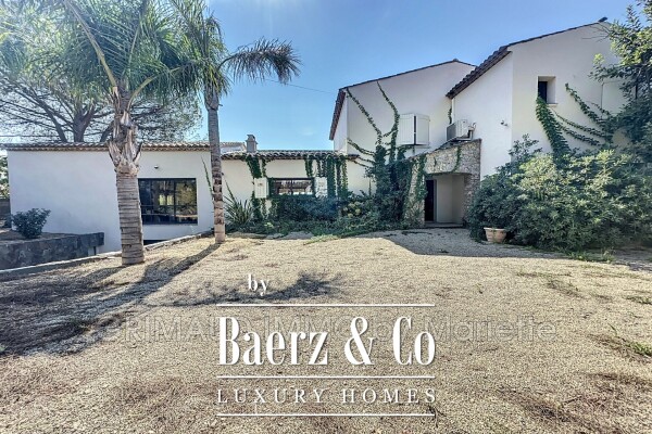 photo 3 beautiful renovated villa with swimming pool and 6 bedrooms