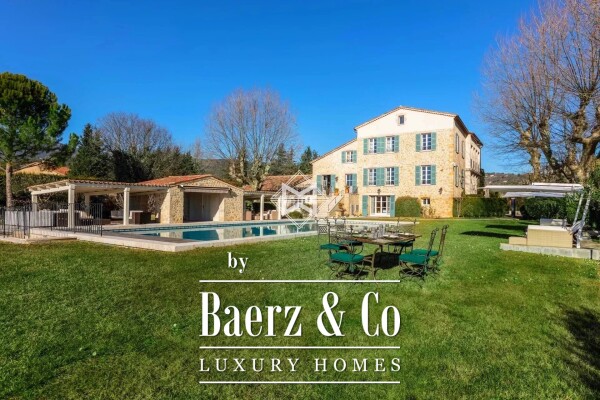 photo 2 Charming property set on a 10-hectare park