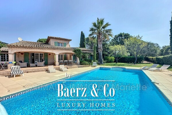 photo 1 Charming villa in a quiet area with pool, landscaped garden,