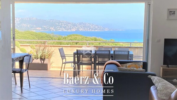 photo 4 House to renovate - Beautiful sea view