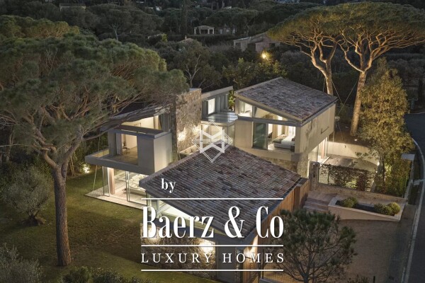 photo 17 Modern house within a gated community close to the beach.