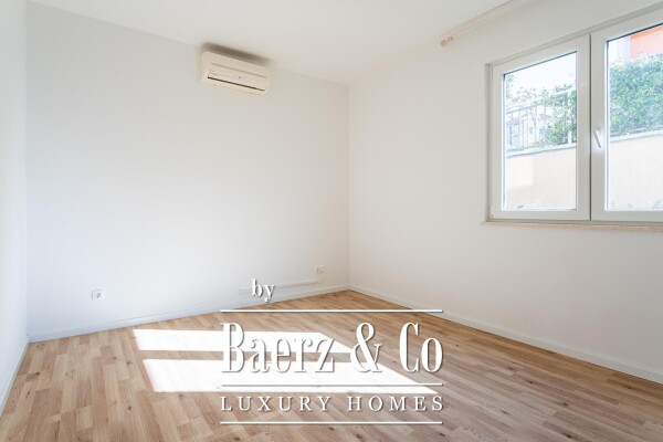 photo 12 Podstrana, house with four  apartments, 340m2