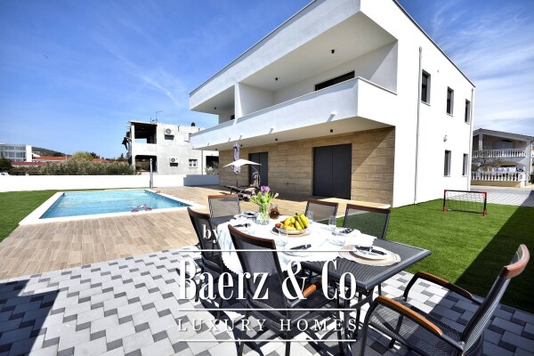 photo 2 Vodice, beautiful villa with apartments