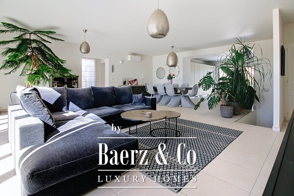 photo 5 Stunning villa with sea view