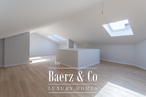 photo 17 Luxury duplex T3+1 with Mezzanine, in a quiet street in Carcavelos