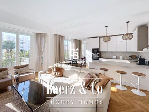 photo 3 Cannes Pointe Croisette - Renovated and furnished bourgeois apartment with balcony