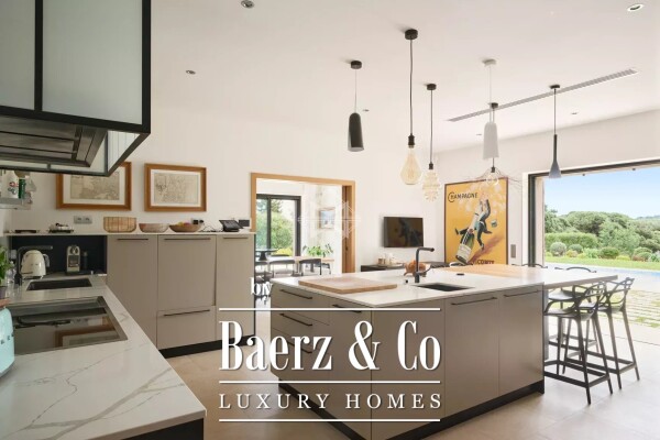 photo 7 Ramatuelle – Exceptional Property with Sea View and Landscaped Grounds