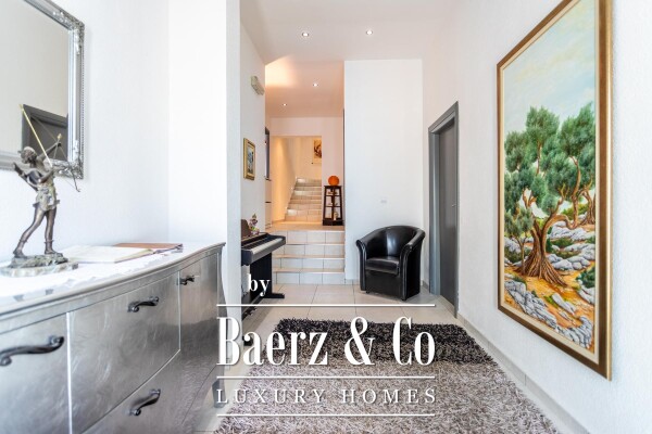 photo 8 Vis,  Attractive House with 311 m² of Living Space on a 2,027 m² Plot