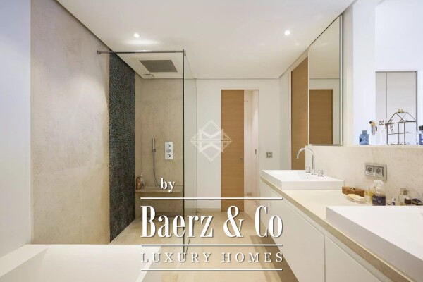 photo 17 Waterfront Villa with Private access to the beach and Dock - Le Lavandou