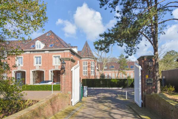 photo 42 Thérèse Schwartzestraat 113