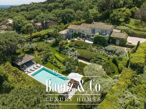 photo 1 Prestigious Villa in Les Marres – Sea View, eature and elegance