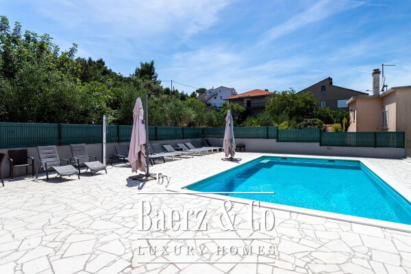 photo 18 Čiovo, Arbanija, apartment house with swimming pool, 1st row to the sea