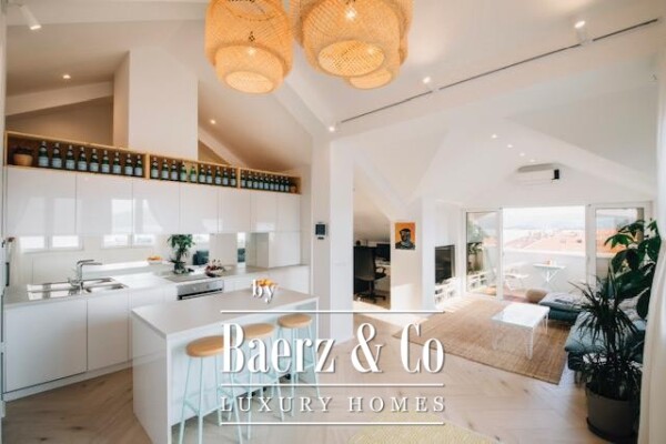 photo 7 Penthouse in Tivat with a Gallery and Sea View