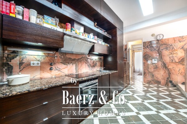 photo 10 5 bedroom villa with swimming pool in the historic area of Parede