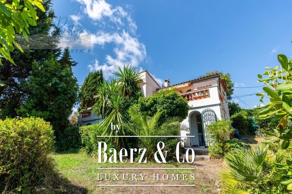 photo 2 Charming villa with renovation potential in an idyllic peaceful setting