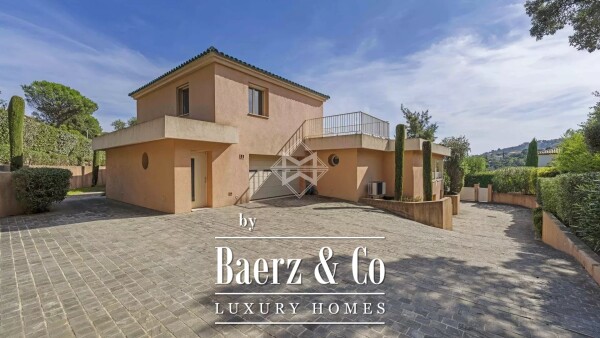 photo 13 Villa with open views in a prime location of Cavalaire-sur-Mer