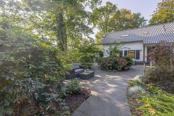 photo 47 Hoevensestraat 10