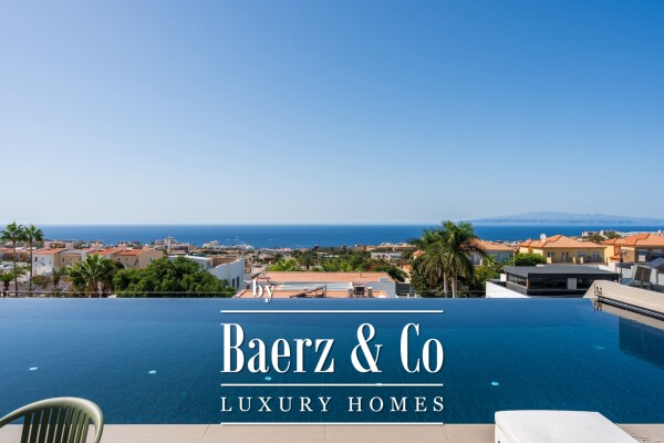 photo 7 Contemporary Villa in El Madroñal Costa Adeje