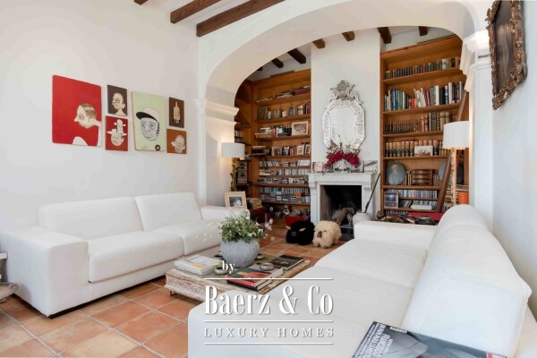 photo 10 Historic and Noble Royal Mansion with 2 Guest Villas