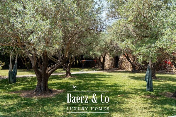 photo 17 Historic and Noble Royal Mansion with 2 Guest Villas