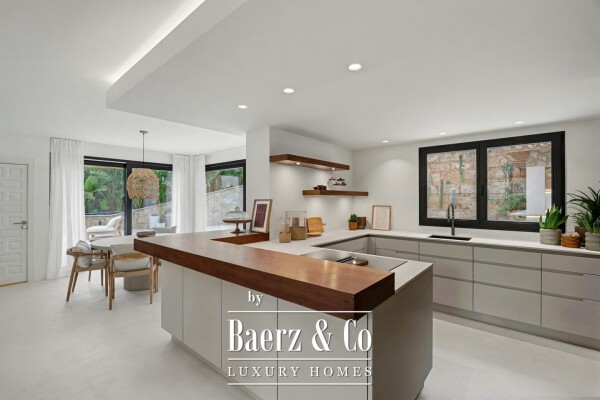 photo 3 Modern family villa in perfect location in Costa d’en Blanes