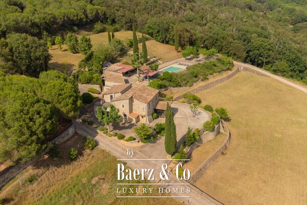 photo 30 Exceptional 18th century masia with tourist licence in Amer.