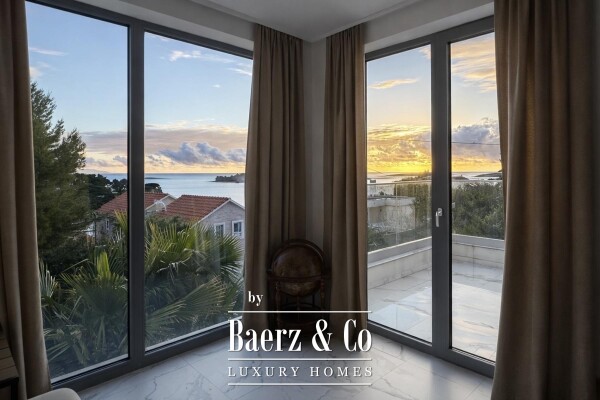 photo 4 Maslinica, Šolta - urban villa with four separate residential units