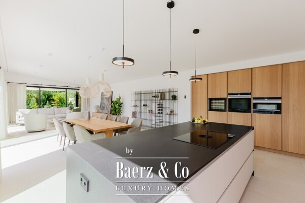 photo 15 Amazing 6-bedroom contemporary luxury Villa with 2 Pools