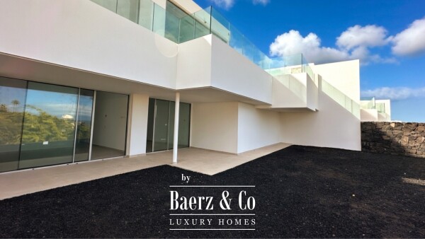 photo 2 New built villa with ocean views